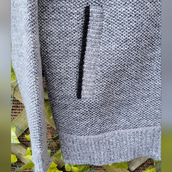 The North Face Zip-Up Lined Sweater/Jacket - Picture 7 of 7